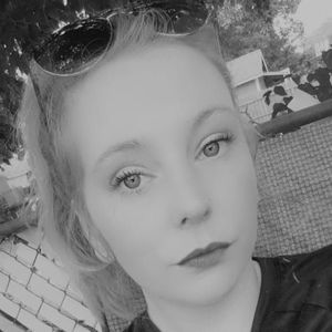 Meet your Posher, Flo